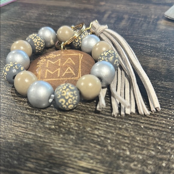 NWT Mama Wooden Beaded Bracelet Keychain with Tassel & Thick Charm Gray & Silver - Picture 5 of 7